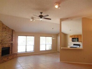 10116 Bugle Dr in Fort Worth, TX - Building Photo - Building Photo