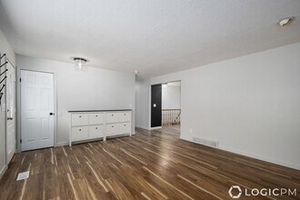 10328 Countrywood Dr in Sandy, UT - Building Photo - Building Photo
