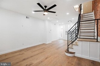921 S Alden St in Philadelphia, PA - Building Photo - Building Photo