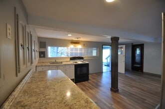 1835 5th St in Columbia City, OR - Building Photo - Building Photo