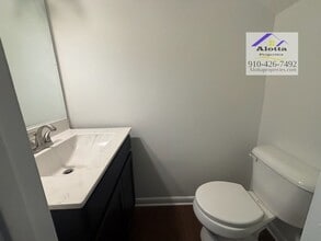 573 Winding Creek Rd in Fayetteville, NC - Building Photo - Building Photo