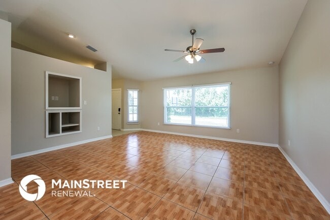 4715 4th St W in Lehigh Acres, FL - Building Photo - Building Photo