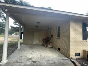 305 Gough St in Pembroke, NC - Foto de edificio - Building Photo