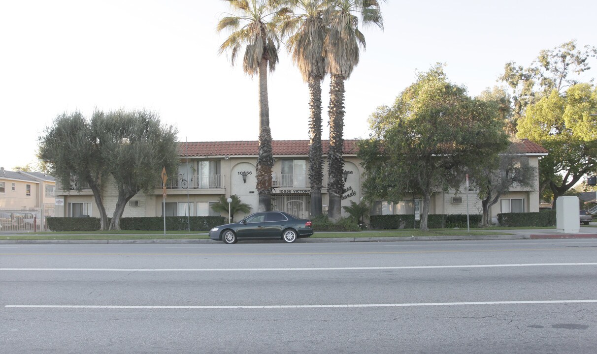 Casa Grande Apartments in North Hollywood, CA - Building Photo