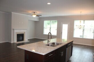 5605 Warmstone Ln in Suwanee, GA - Building Photo - Building Photo