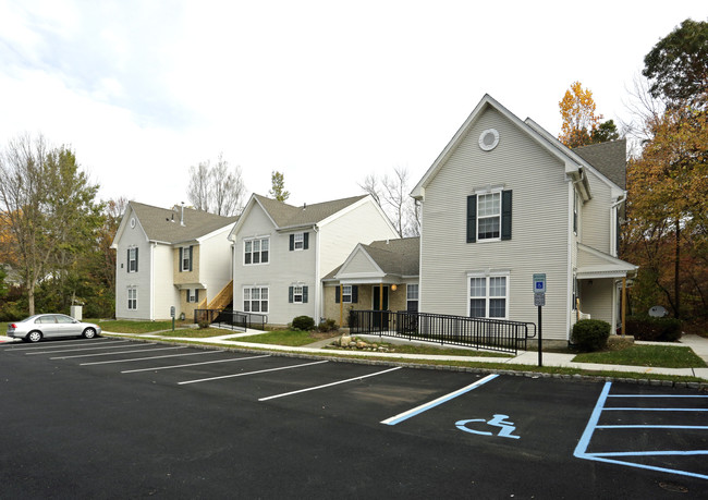 The Willows at Roxbury in Landing, NJ - Building Photo - Building Photo