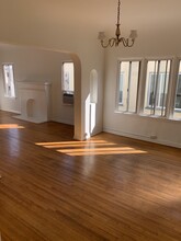 341 N Ogden Dr, Unit 341 in Los Angeles, CA - Foto de edificio - Building Photo