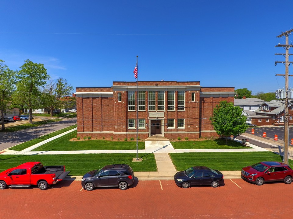 Lincoln House in Owosso, MI - Building Photo