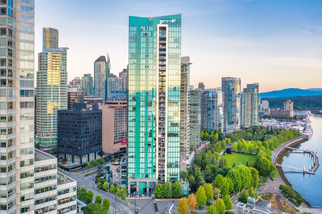 Three Harbour Green in Vancouver, BC - Building Photo