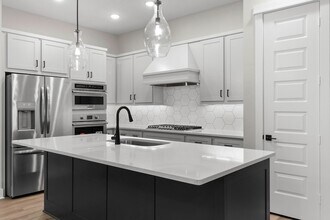 16030 Mason Run Dr in Houston, TX - Building Photo - Building Photo