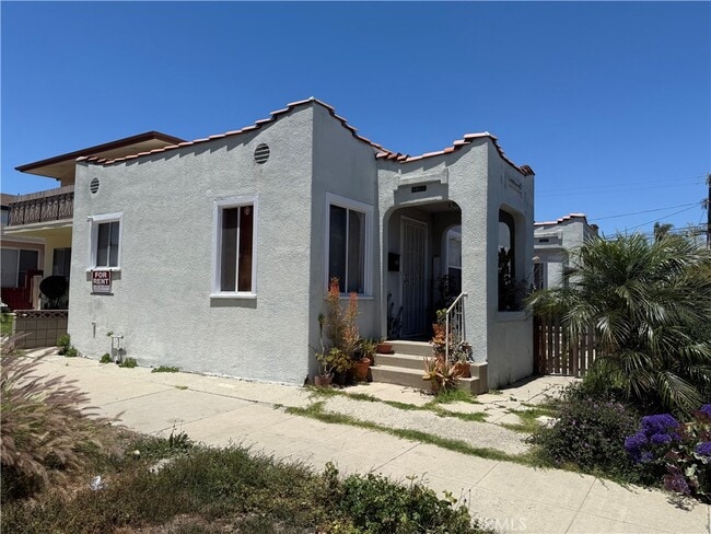 property at 1062 W 24th St