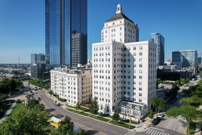 Cudahy Tower Apartments in Milwaukee, WI - Foto de edificio