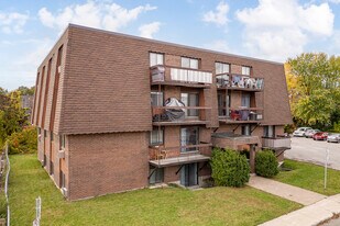 430 Clapin Pl in Laval, QC - Building Photo