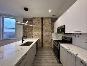 2743 W Division St in Chicago, IL - Building Photo - Building Photo