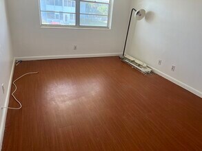 114 Salisbury E in West Palm Beach, FL - Building Photo - Building Photo