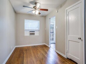 902 Denton St in Denton, TX - Building Photo - Building Photo