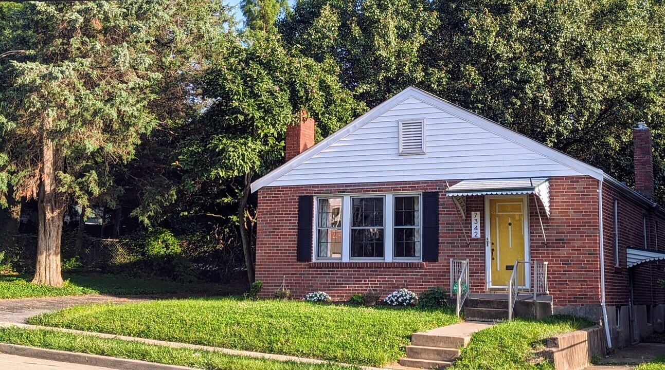 7342 Dale Ave in Richmond Heights, MO - Building Photo
