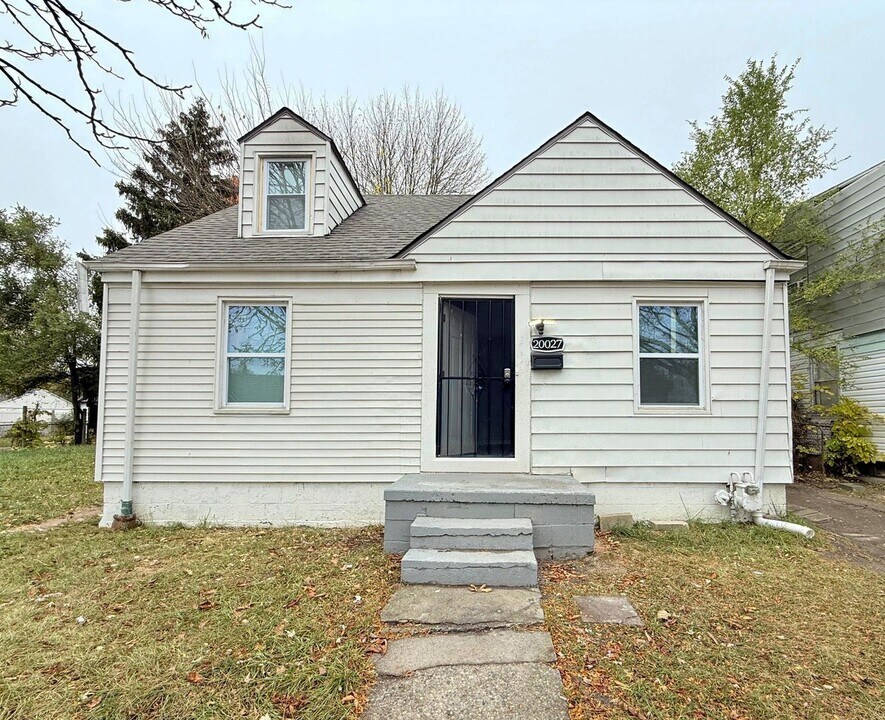 This beautifully updated 3-bedroom, 1-bath single-family home is ready for move-in! in Detroit, MI - Foto de edificio