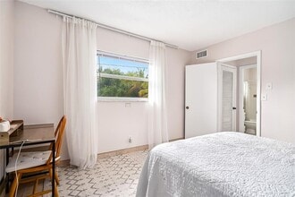 1824 Monroe St, Unit 10 in Hollywood, FL - Building Photo - Building Photo