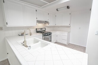 20840 Shine Dr in Santa Clarita, CA - Building Photo - Building Photo