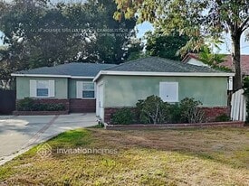 7327 Newcastle Ave in Los Angeles, CA - Building Photo