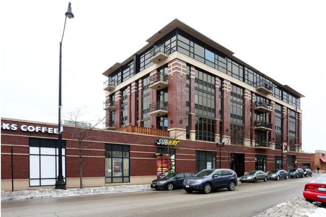 4001-4037 N. Lincoln Ave in Chicago, IL - Building Photo - Building Photo
