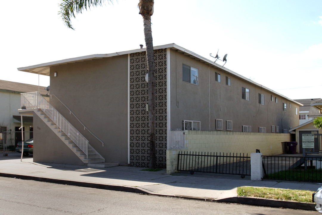 1133 Cherry Ave in Long Beach, CA - Building Photo