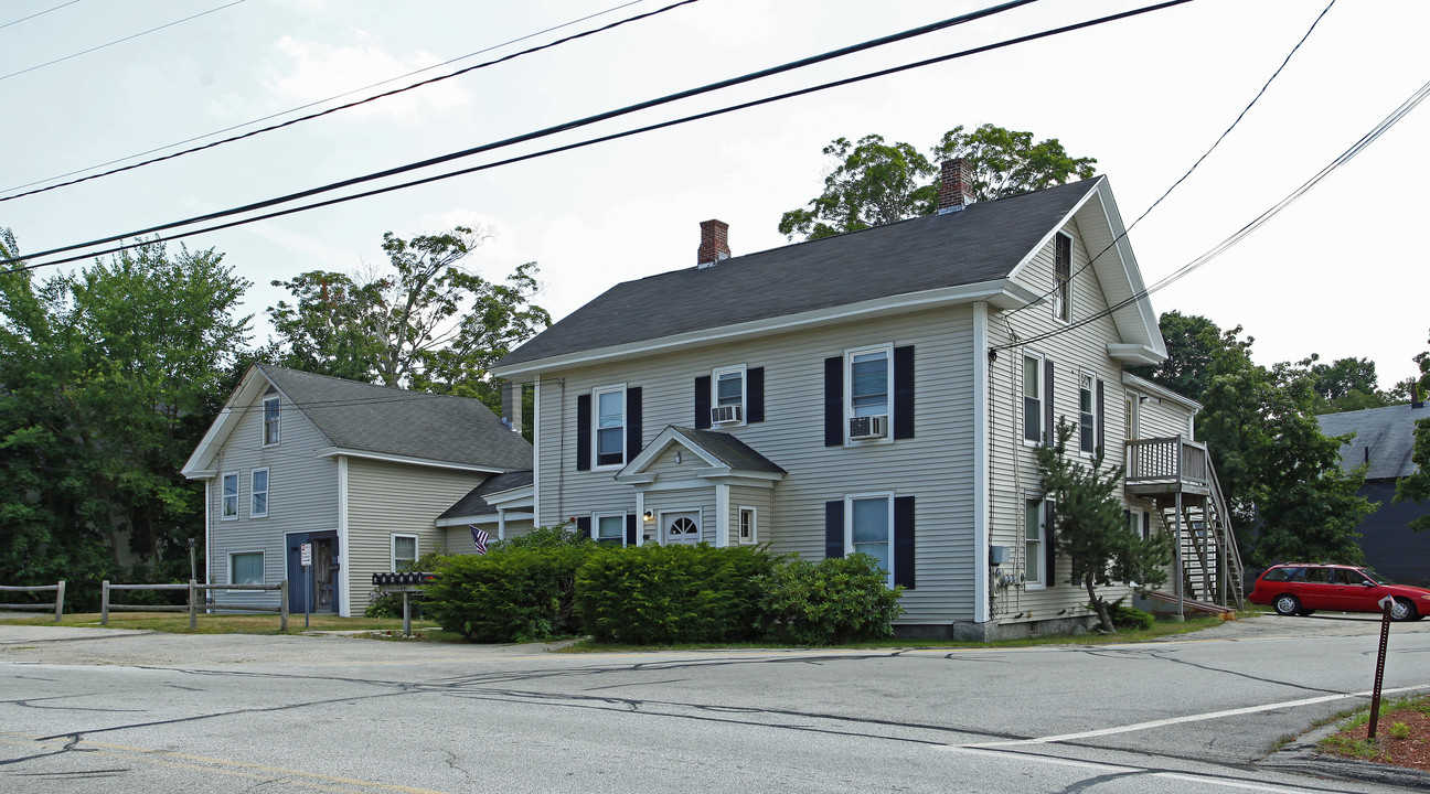 49 Main St in Raymond, NH - Building Photo