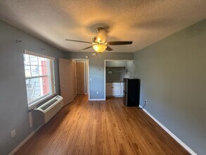 843 Caribbean Dr in Davenport, FL - Building Photo - Building Photo