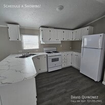 2737 W Washington Center Rd in Fort Wayne, IN - Building Photo