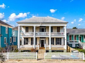 1524 Mechanic St, Unit 4 in Galveston, TX - Building Photo
