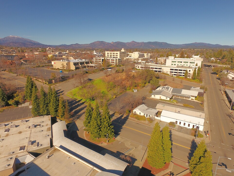 1607 Liberty St in Redding, CA - Building Photo