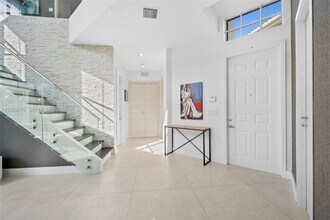 1549 Breakwater Terrace in Hollywood, FL - Building Photo - Building Photo
