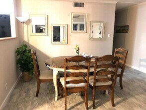 1865 Coronado Hills Dr, Unit Whole Home in Austin, TX - Foto de edificio - Building Photo