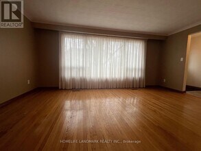 12 Pratt Cir in Markham, ON - Building Photo - Building Photo