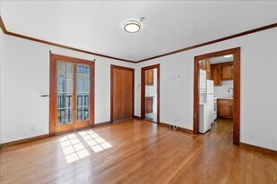 320 1/4 Columbia Ave in Los Angeles, CA - Building Photo