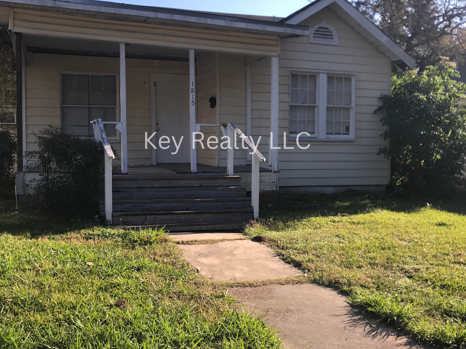 1815 Princeton St in Alexandria, LA - Building Photo