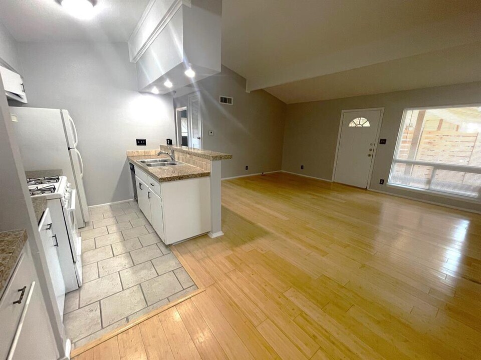 8003 Pinedale Cove in Austin, TX - Building Photo