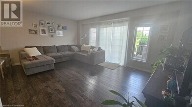 216 Featherstone Crescent in Kitchener, ON - Building Photo - Building Photo
