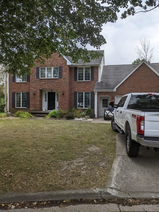 19 Sandhollow Ct in Buffalo, NY - Building Photo