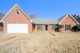 7920 Wentworth Dr in Memphis, TN - Building Photo