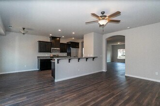 4048 Larner Way in Olivehurst, CA - Building Photo - Building Photo