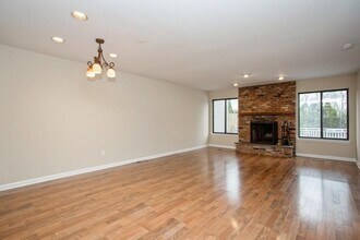 50 Pondview Rd in Rye, NY - Building Photo - Building Photo