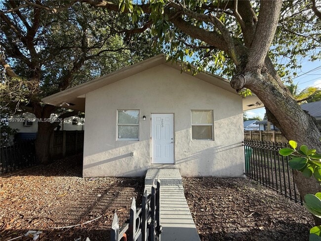 253 NW 48th St in Miami, FL - Building Photo - Building Photo