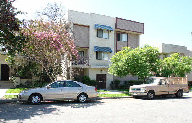 328 Myrtle St in Glendale, CA - Building Photo - Building Photo