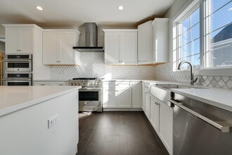 22 Silent Nest Wy in Franklin Lakes, NJ - Building Photo - Building Photo