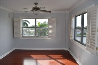 1881 Middle River Dr, Unit 402 in Fort Lauderdale, FL - Building Photo - Building Photo