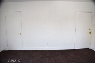 1014 W 47th St-Unit -1014.5 in Los Angeles, CA - Building Photo - Building Photo