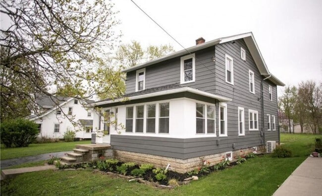 209 E Hobart Ave in Findlay, OH - Building Photo - Building Photo