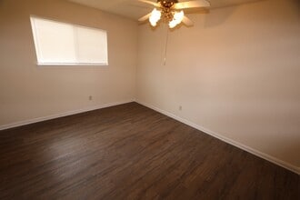 15819 Spruce Point Dr in Houston, TX - Foto de edificio - Building Photo